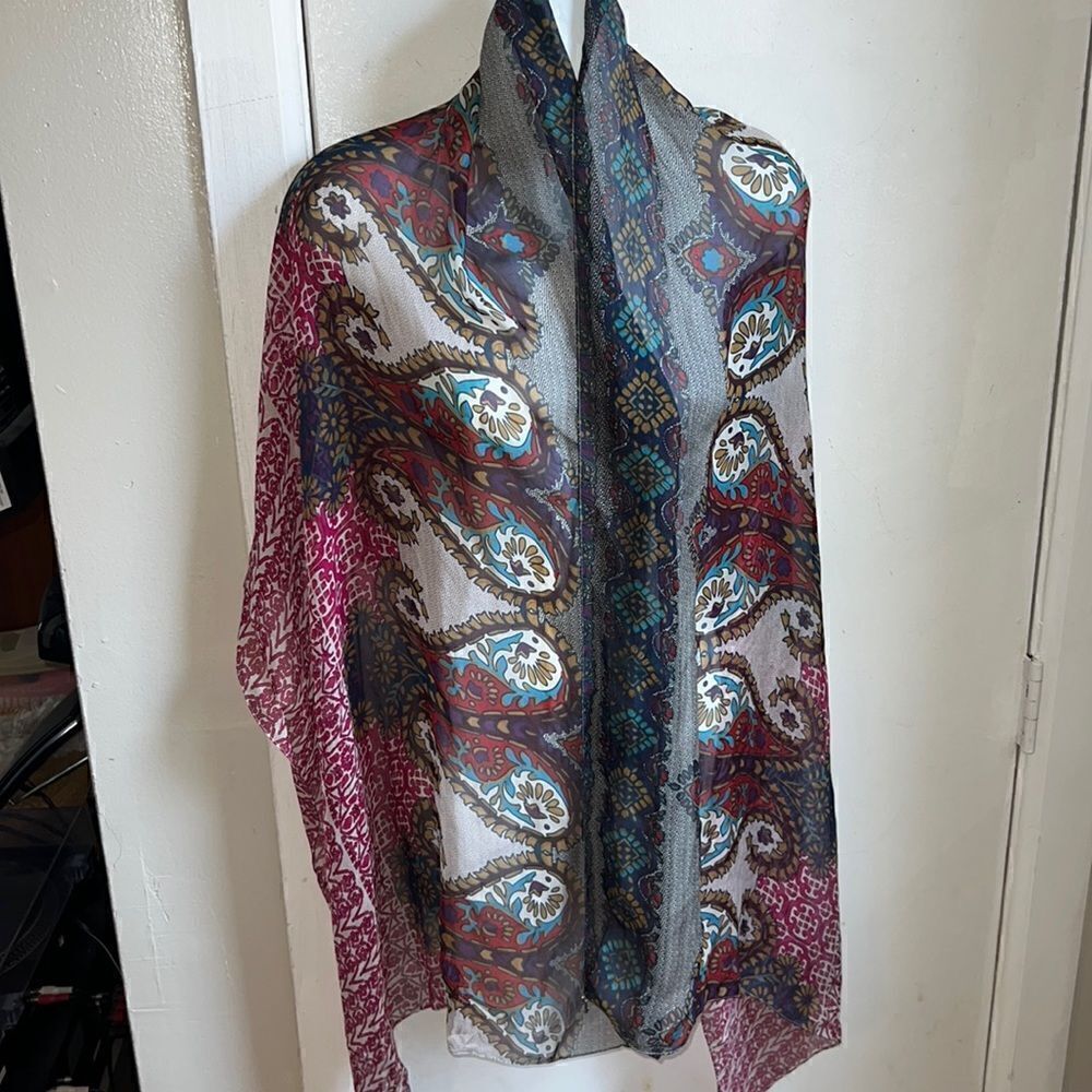 SPUN SCARVES BY SUBTLE LUXURY Paisley Print Floral Scarf
